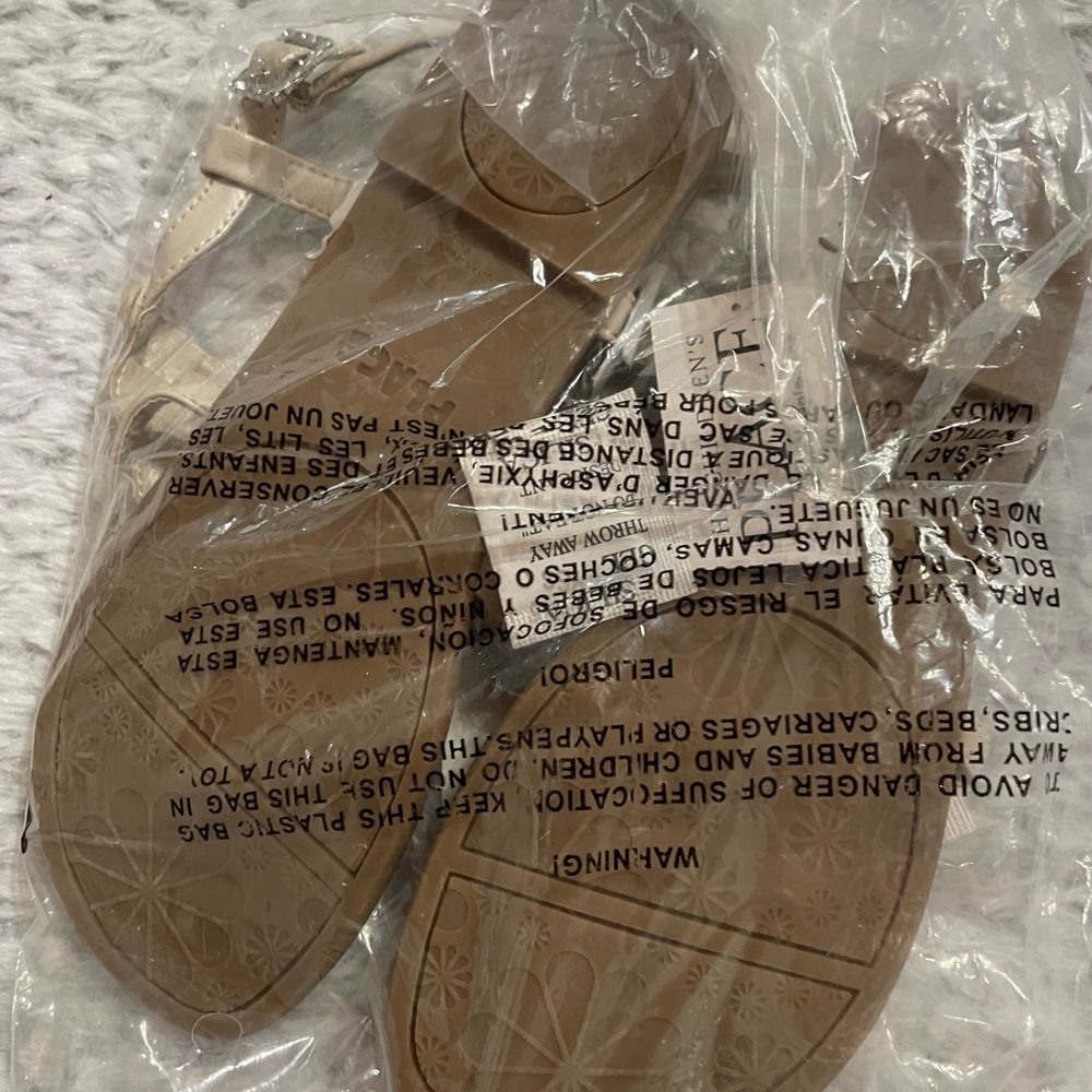 Children’s Place Off White Sandals Sz 2 Girls Youth - Picture 5 of 5